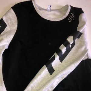 Fox two-toned pullover